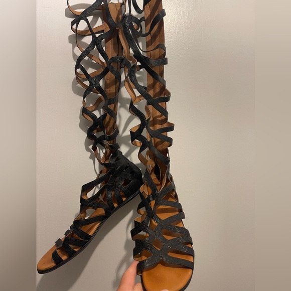 Gentle Soles by Kenneth Cole Gladiators 8.5 Like New - Picture 2 of 4